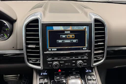 met. Sininen Porsche Cayenne 2015 kuva 18.