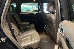 met. Sininen Porsche Cayenne 2015 kuva 20.