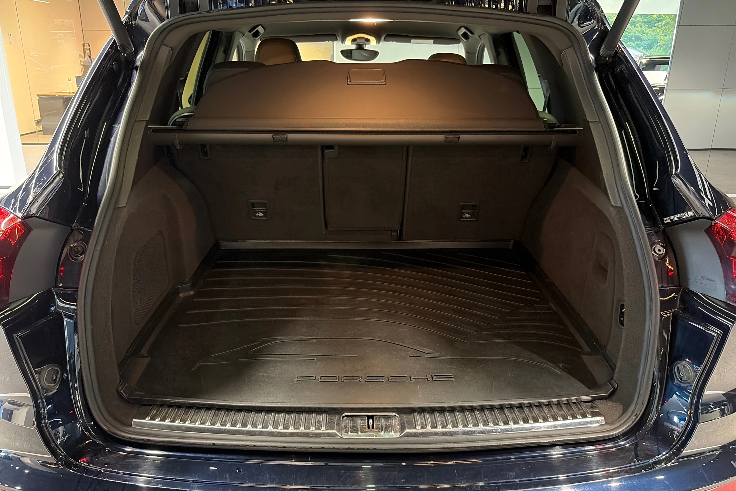 met. Sininen Porsche Cayenne 2015 kuva 22.