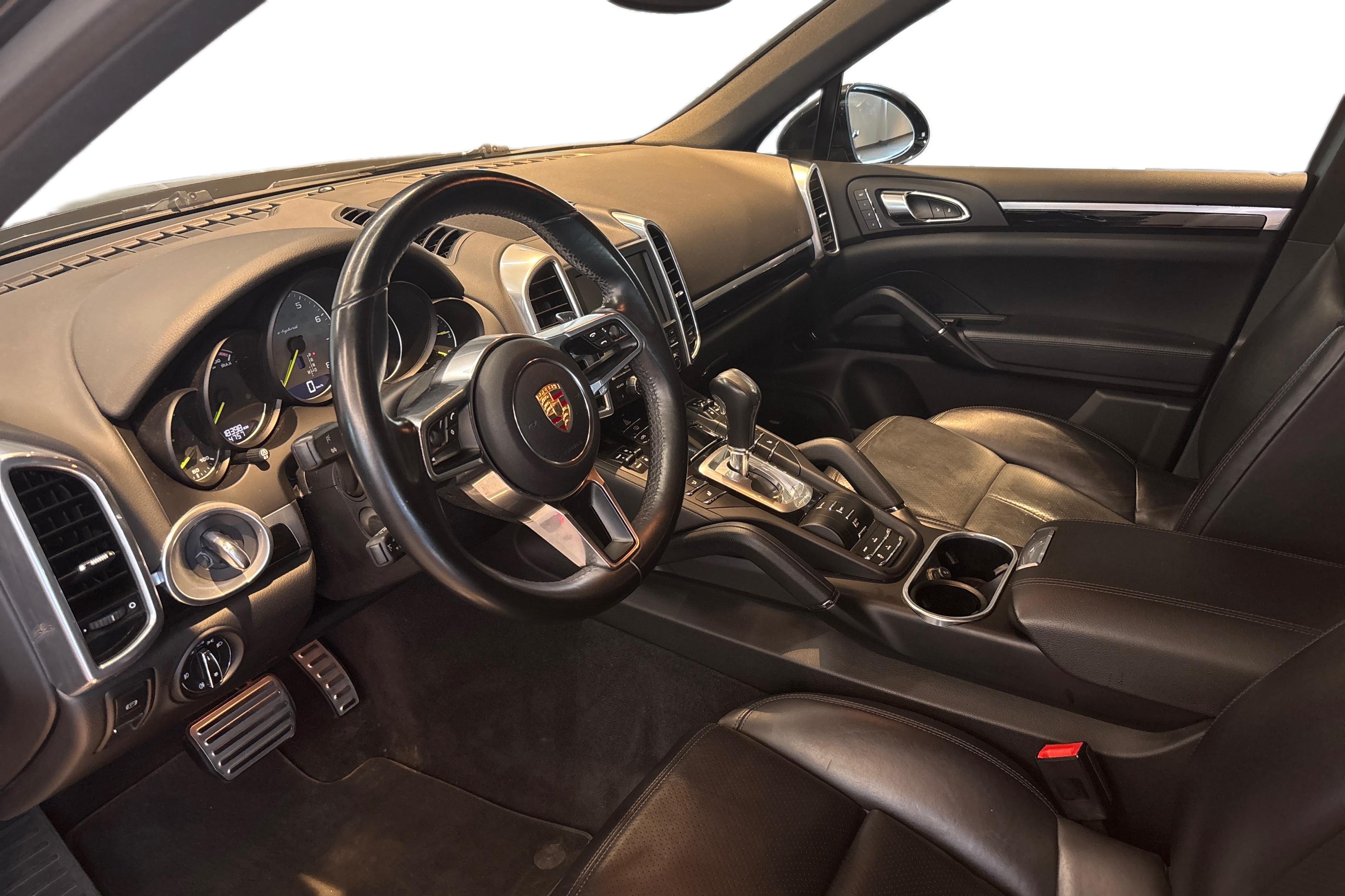 Porsche Cayenne S E-hybrid 2015, kuva 7/14
