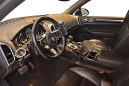 Musta Porsche Cayenne 2015 kuva 7.