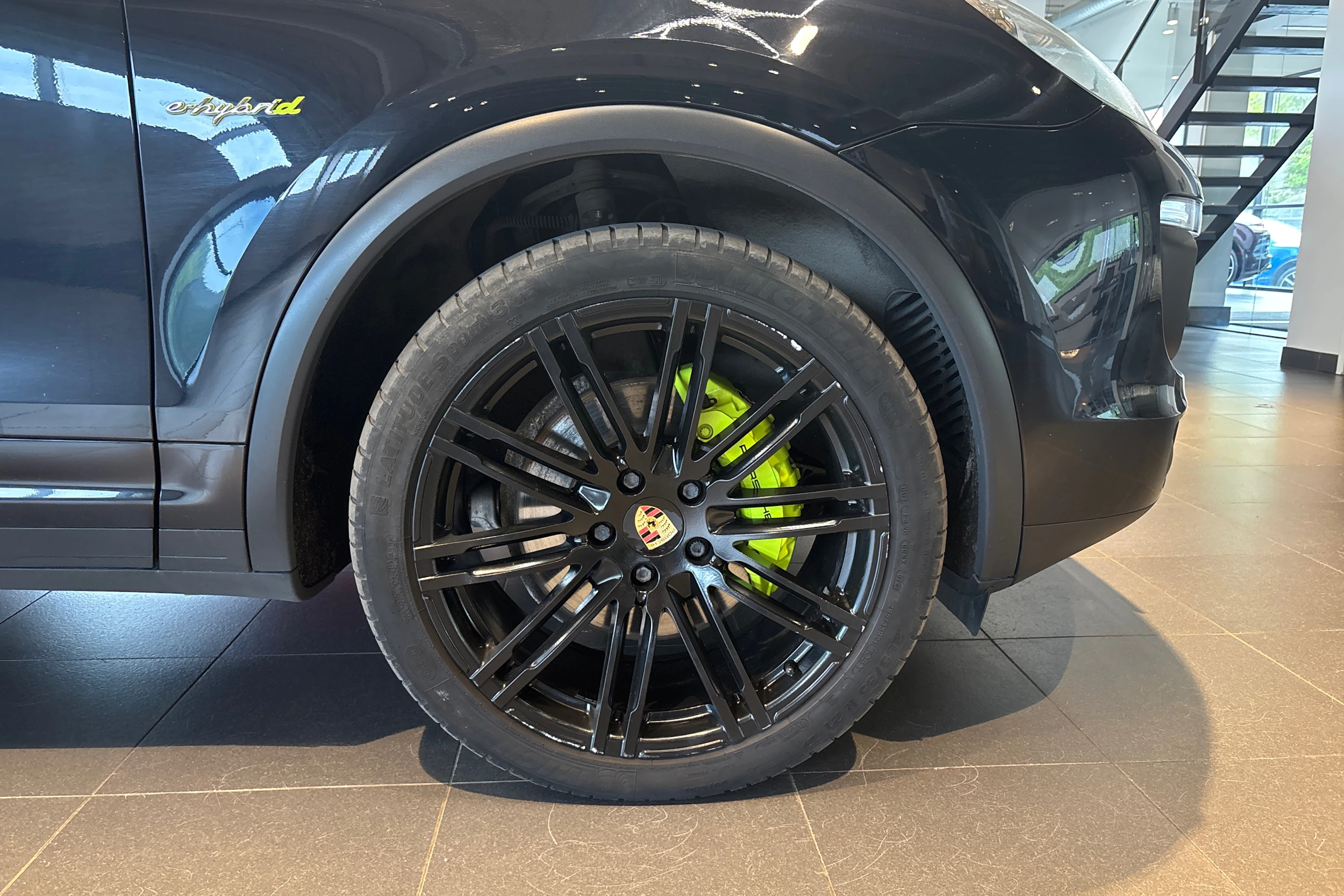 Musta Porsche Cayenne 2015 kuva 10.