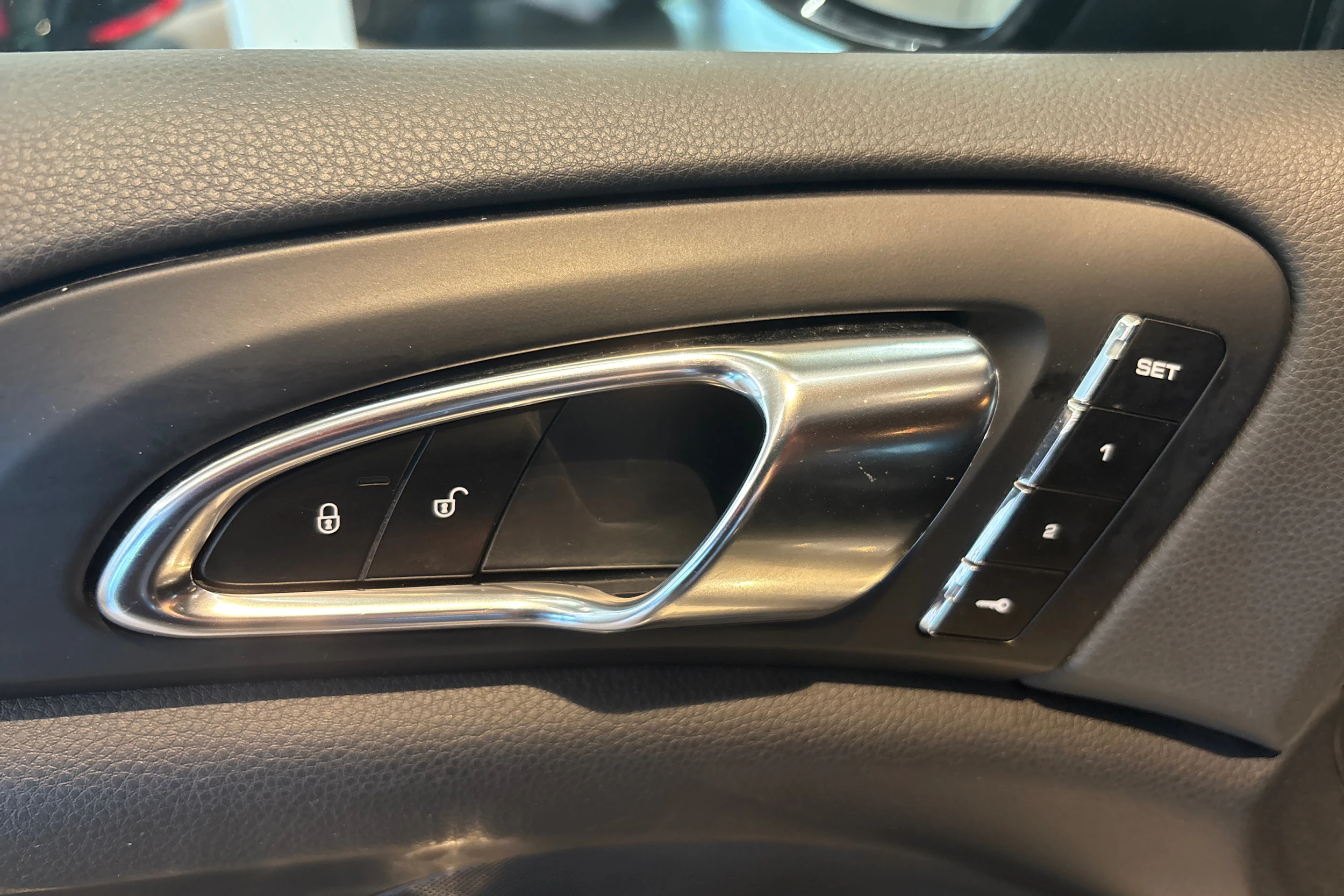 Musta Porsche Cayenne 2015 kuva 11.