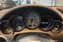 Musta Porsche Cayenne 2015 kuva 13.