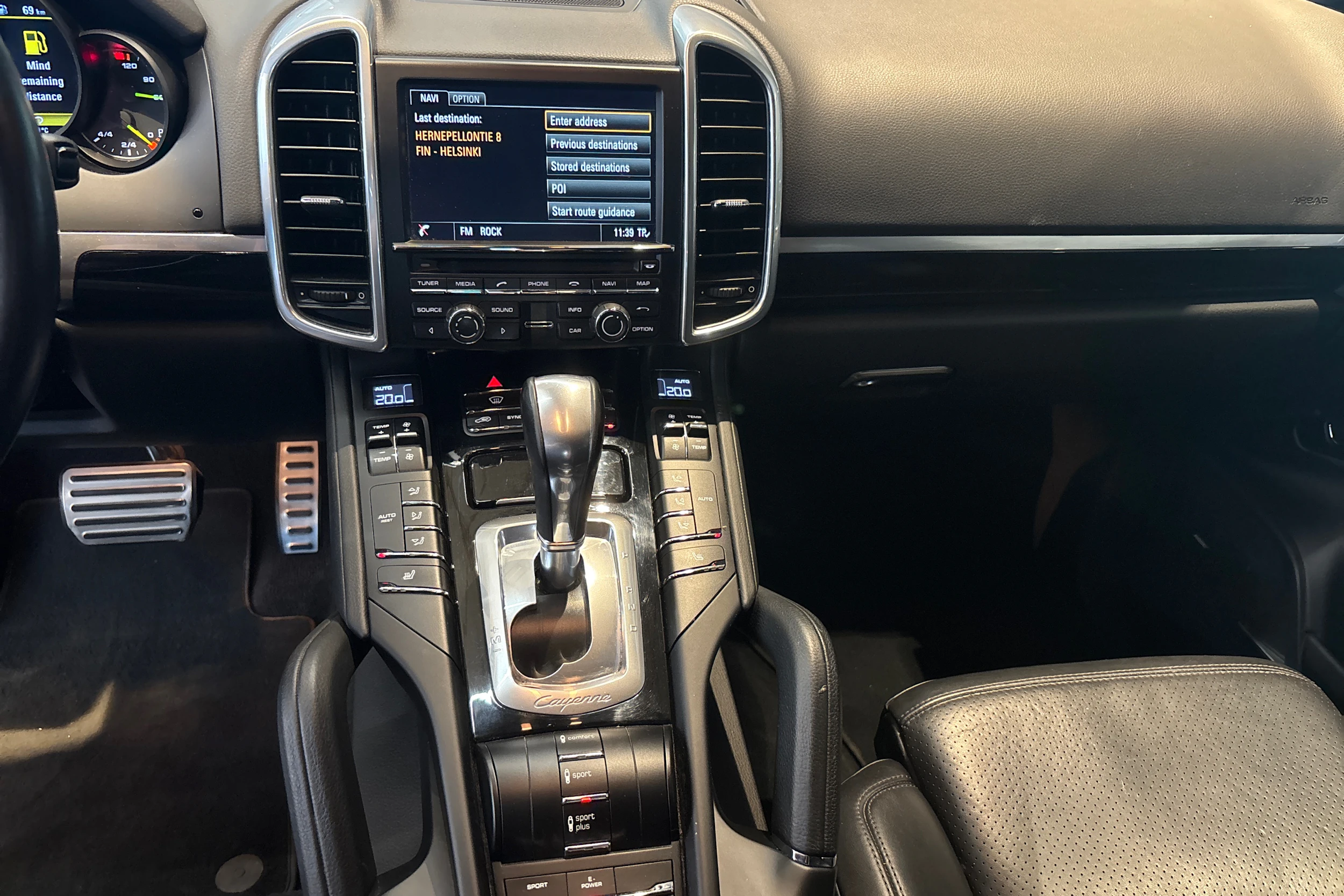 Musta Porsche Cayenne 2015 kuva 14.