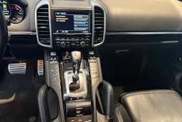 Musta Porsche Cayenne 2015 kuva 14.