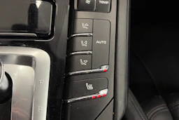 musta Porsche Cayenne 2016 kuva 34.