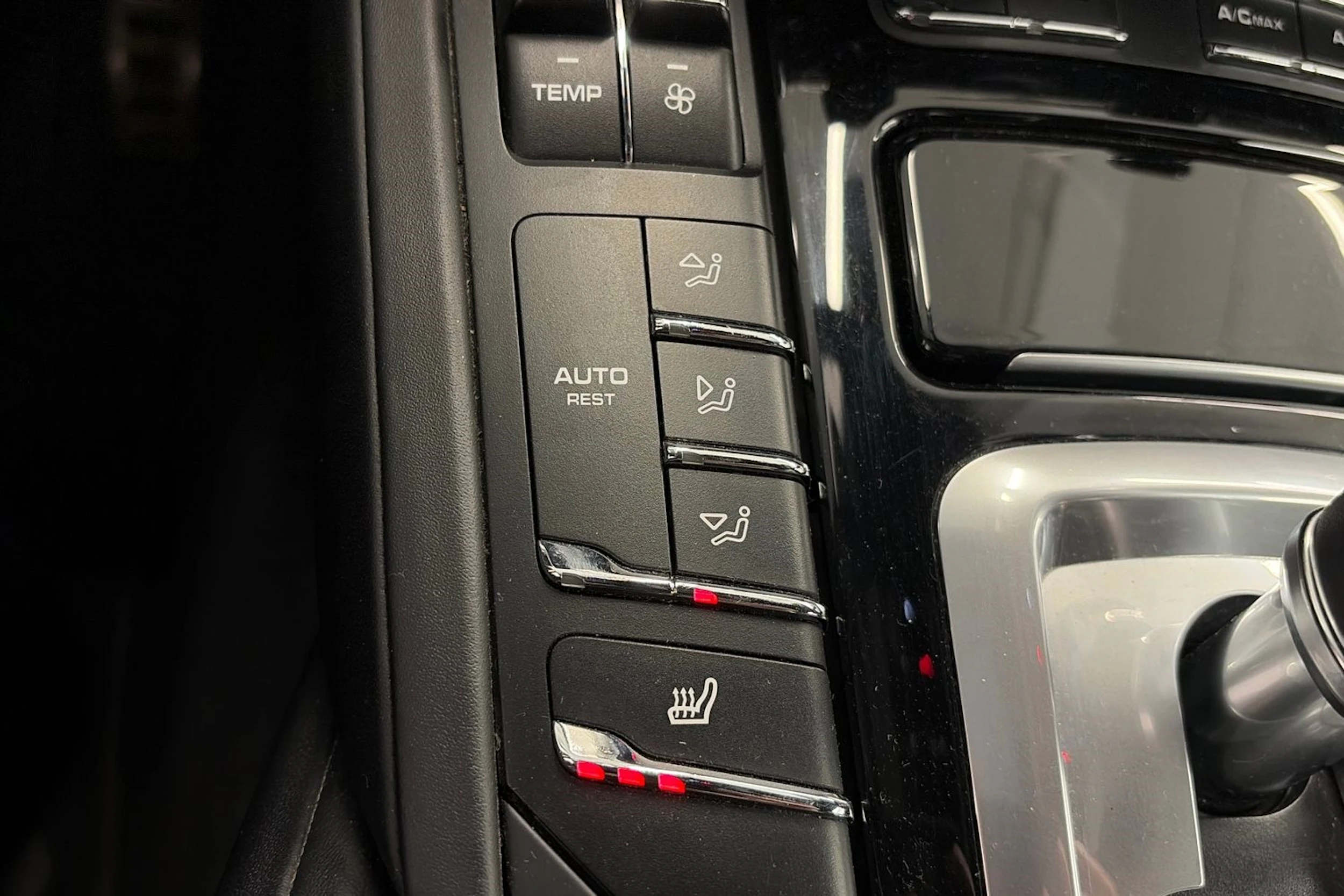 musta Porsche Cayenne 2016 kuva 35.
