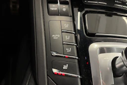 musta Porsche Cayenne 2016 kuva 35.