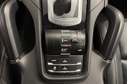musta Porsche Cayenne 2016 kuva 36.