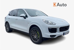 Valkoinen Porsche Cayenne 2016 kuva 1.