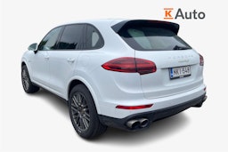 Valkoinen Porsche Cayenne 2016 kuva 2.