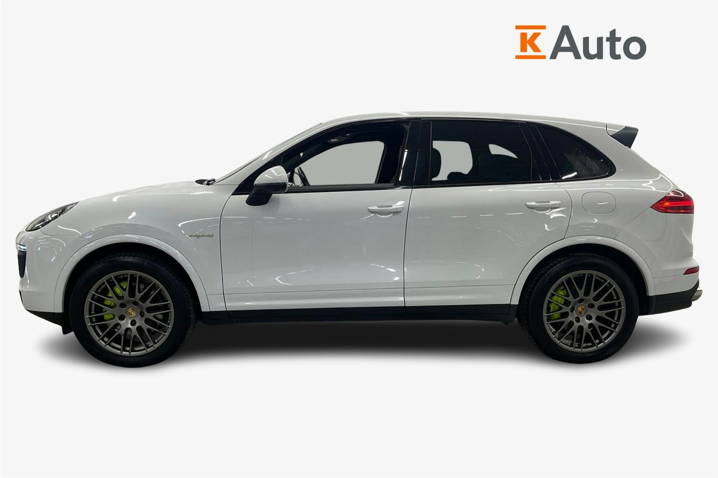 Valkoinen Porsche Cayenne 2017 kuva 5.