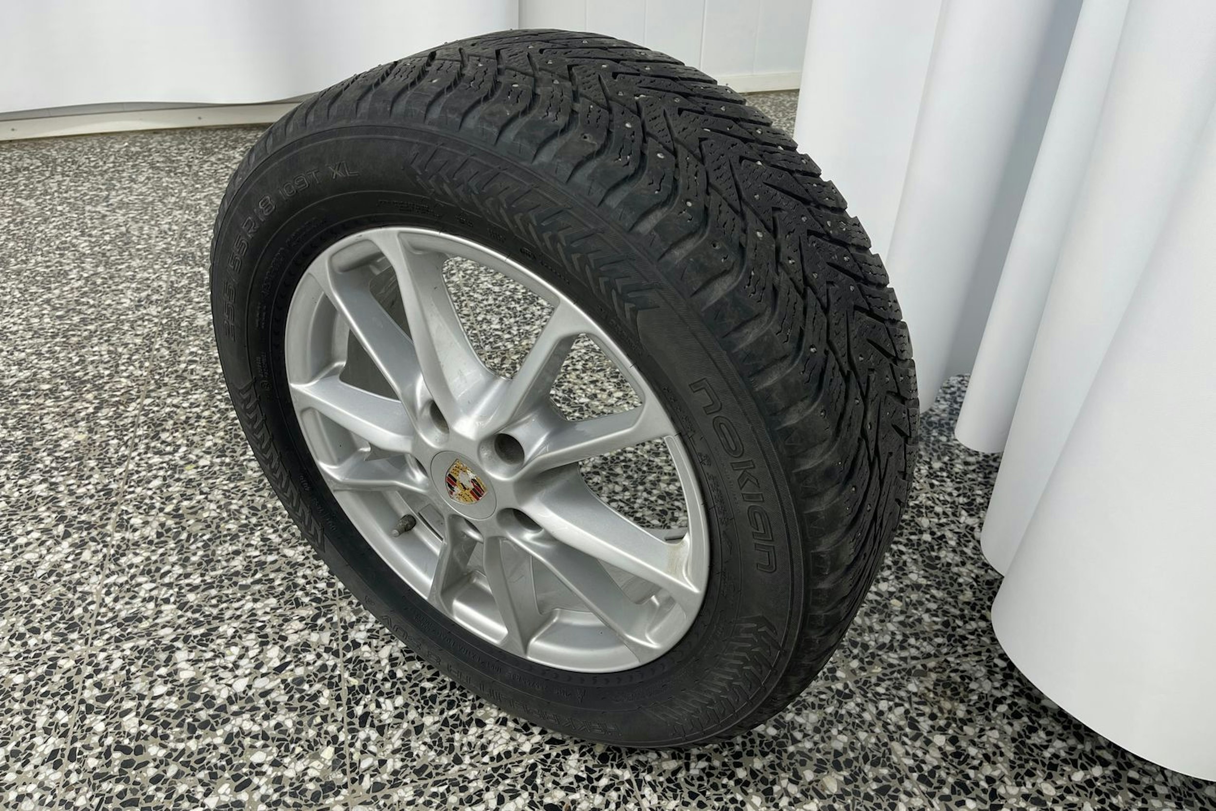 Valkoinen Porsche Cayenne 2017 kuva 10.