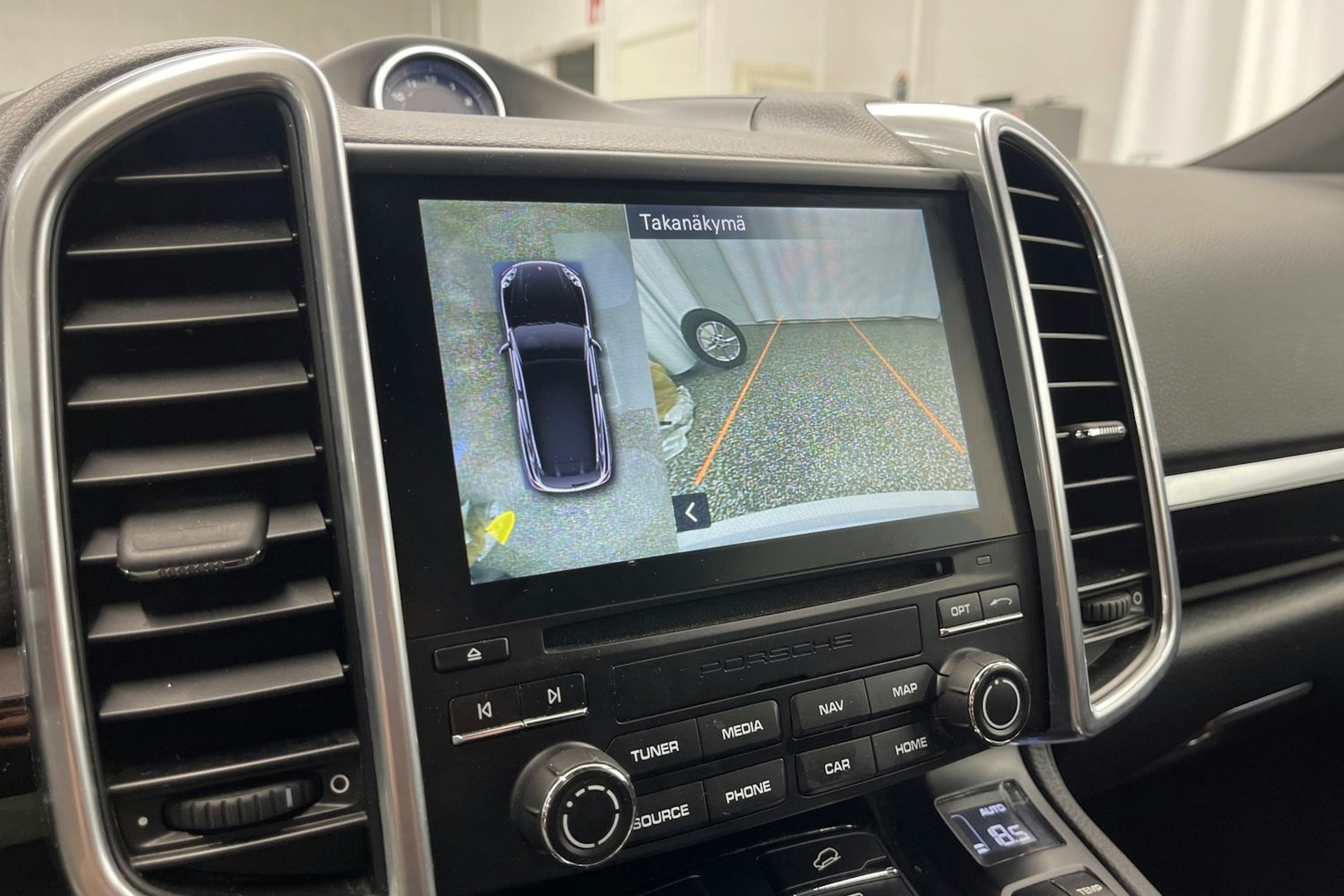 Valkoinen Porsche Cayenne 2017 kuva 19.