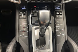 Valkoinen Porsche Cayenne 2017 kuva 22.