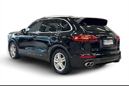Musta Porsche Cayenne 2016 kuva 2.
