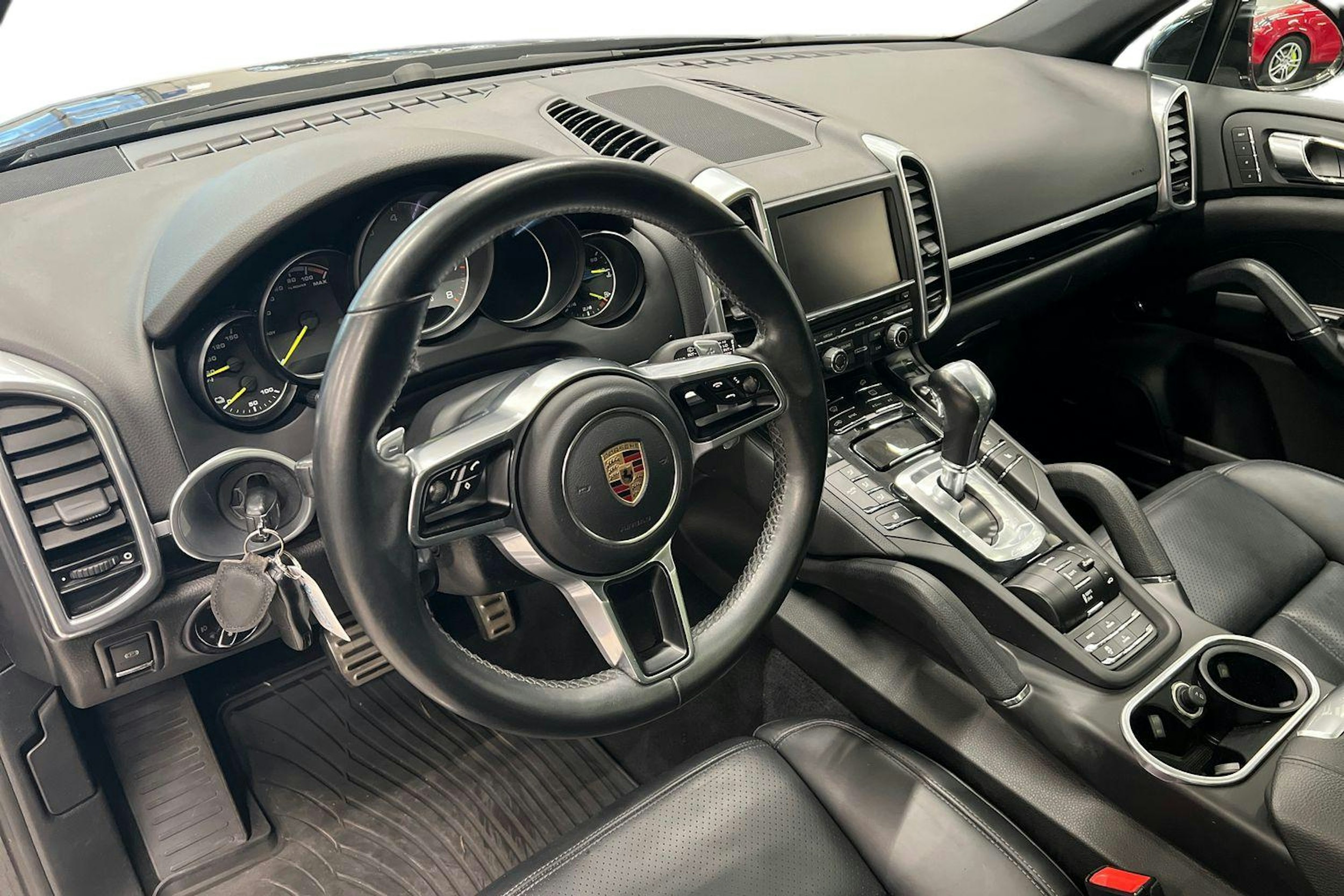 Musta Porsche Cayenne 2016 kuva 6.