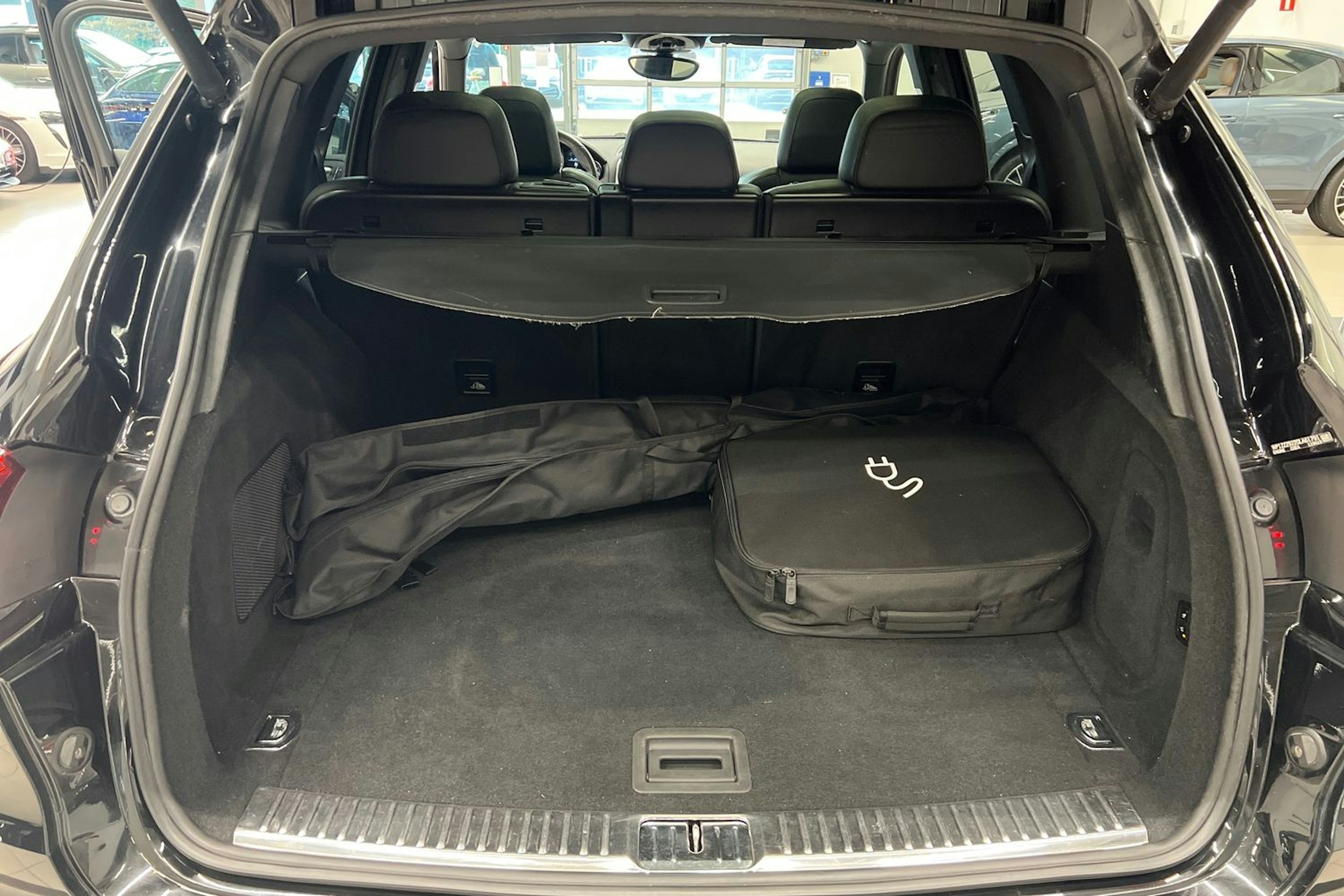 Musta Porsche Cayenne 2016 kuva 9.