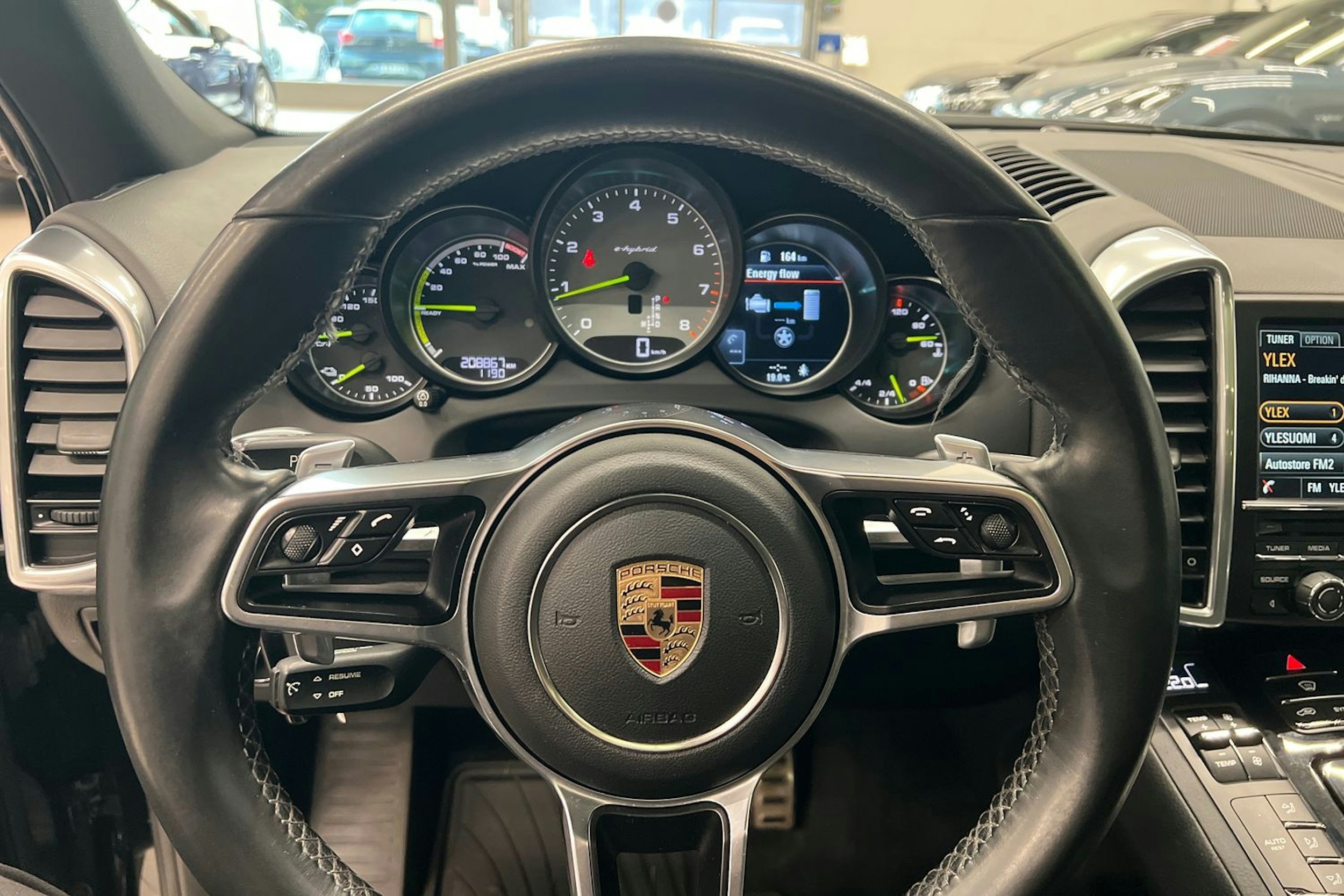 Musta Porsche Cayenne 2016 kuva 13.