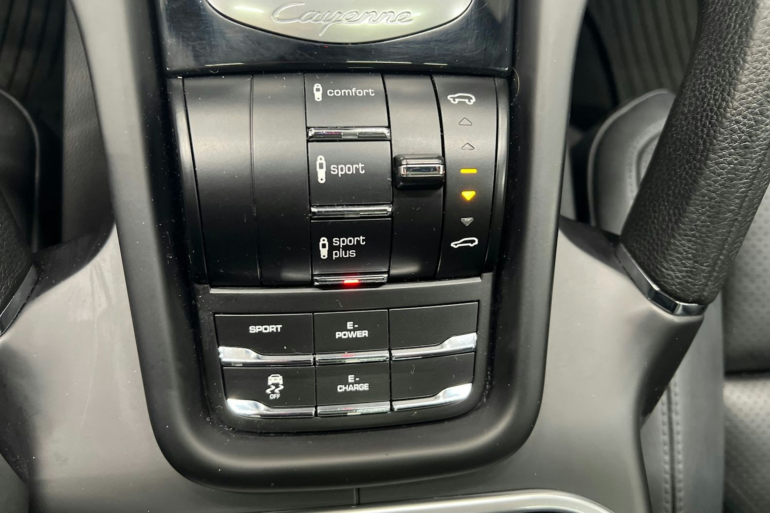 Musta Porsche Cayenne 2016 kuva 16.