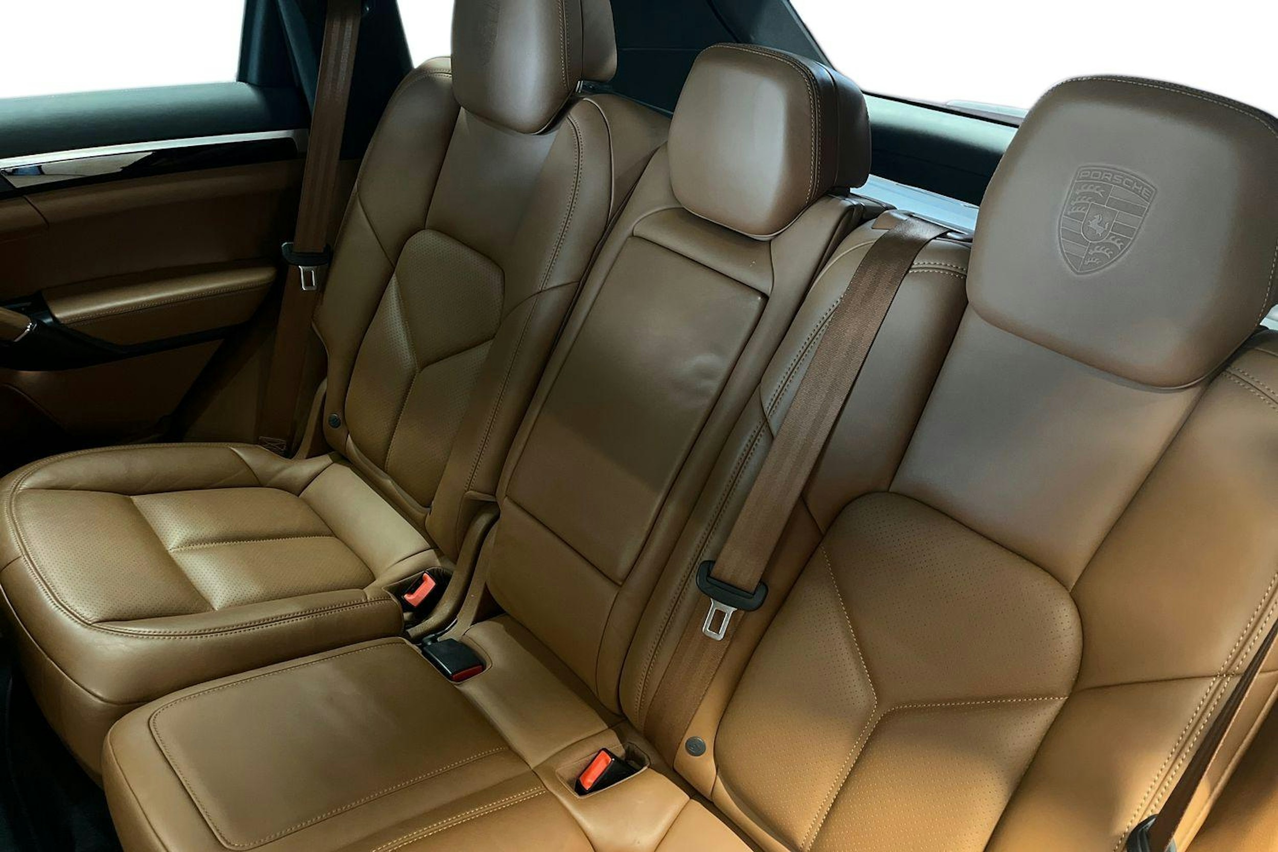 musta Porsche Cayenne 2016 kuva 8.