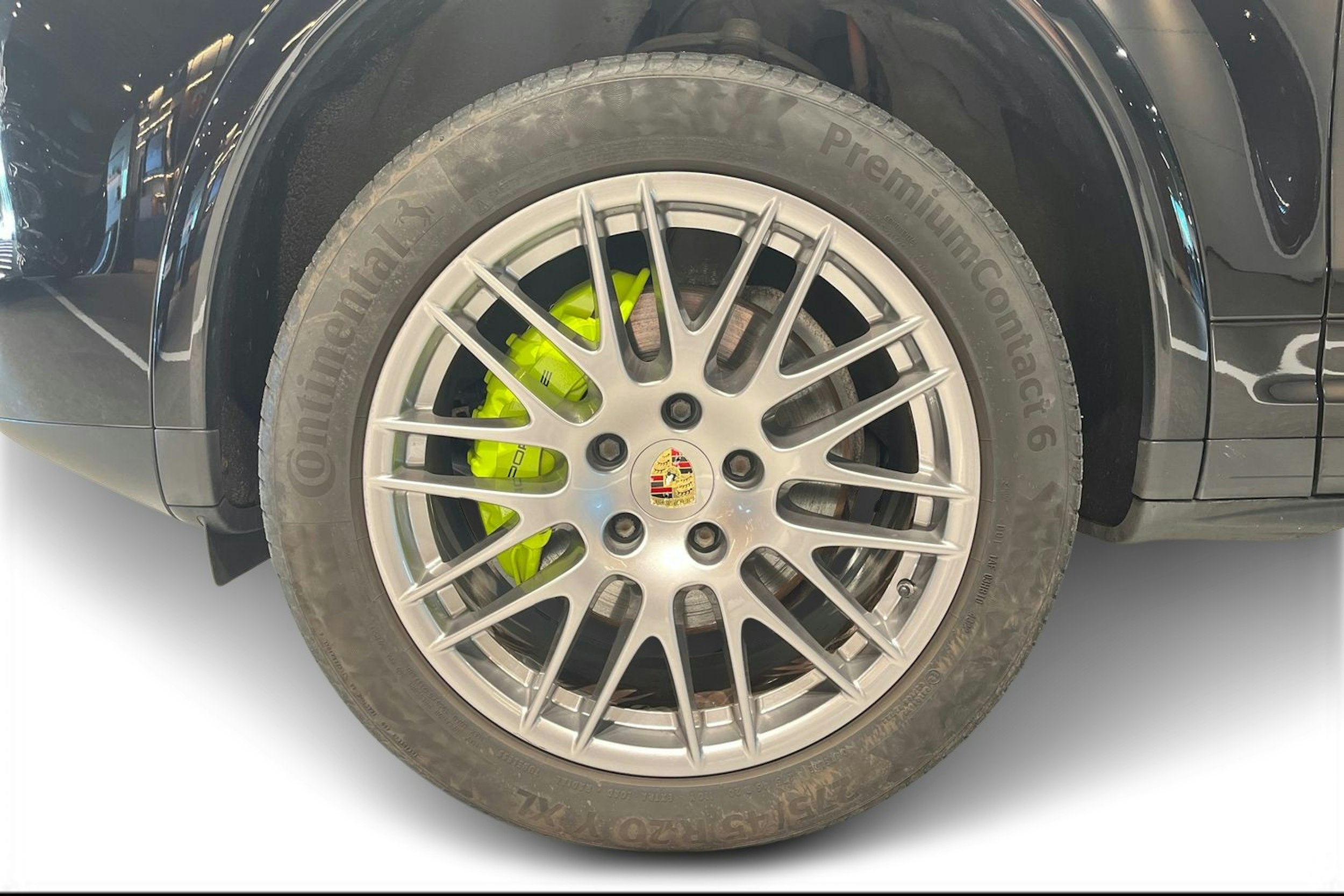 musta Porsche Cayenne 2016 kuva 9.