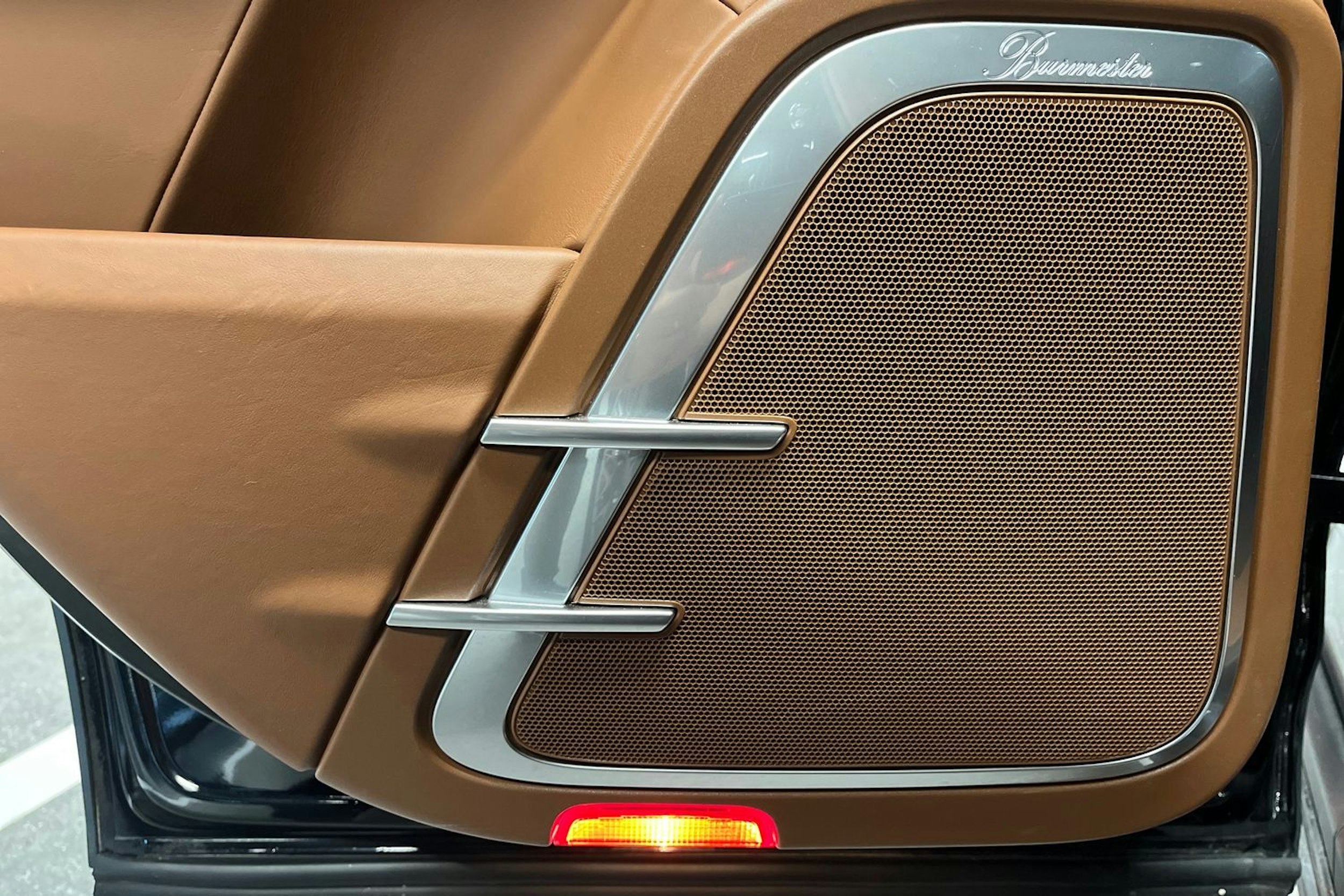 musta Porsche Cayenne 2016 kuva 11.