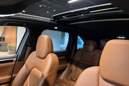 musta Porsche Cayenne 2016 kuva 25.