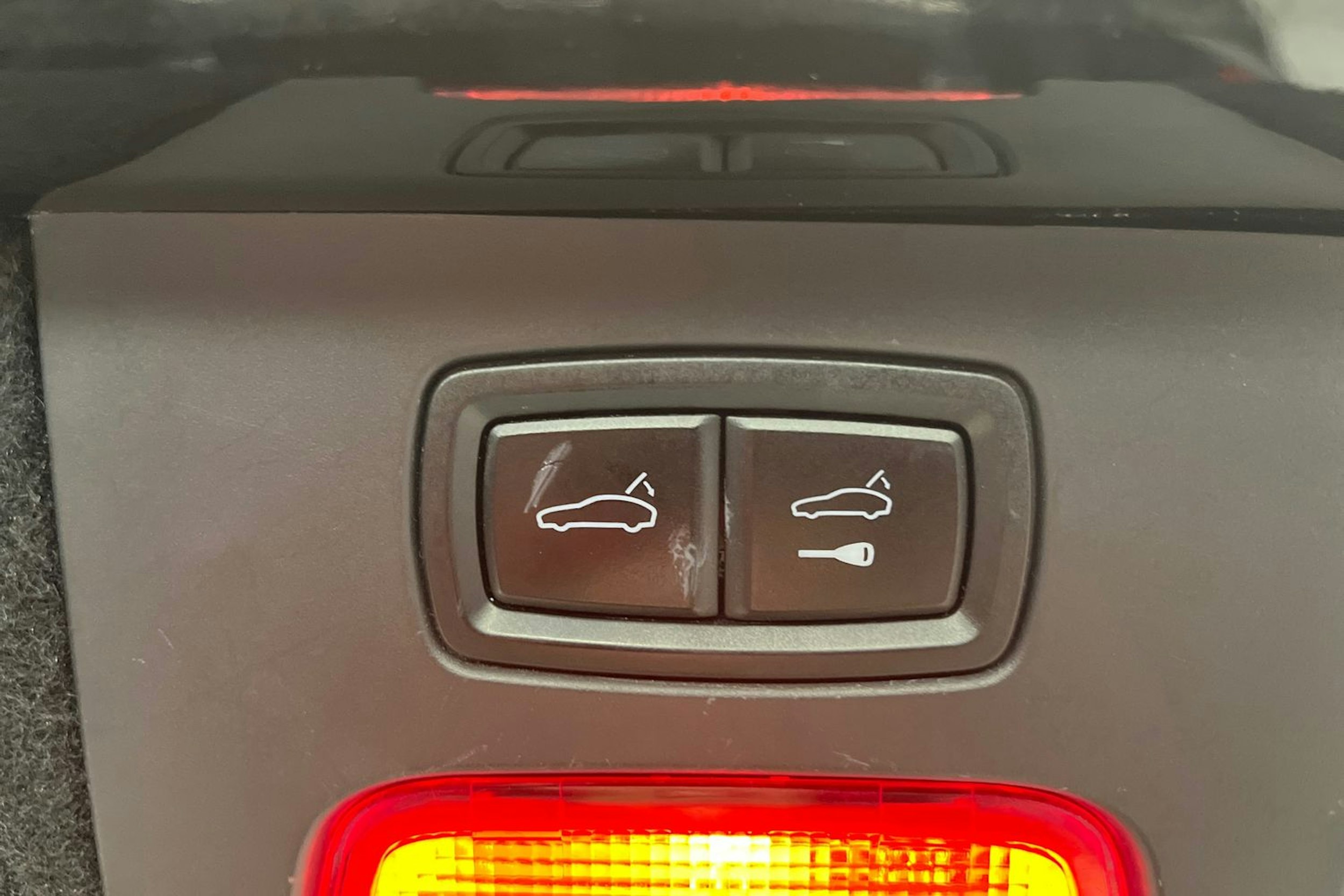 musta Porsche Cayenne 2016 kuva 26.