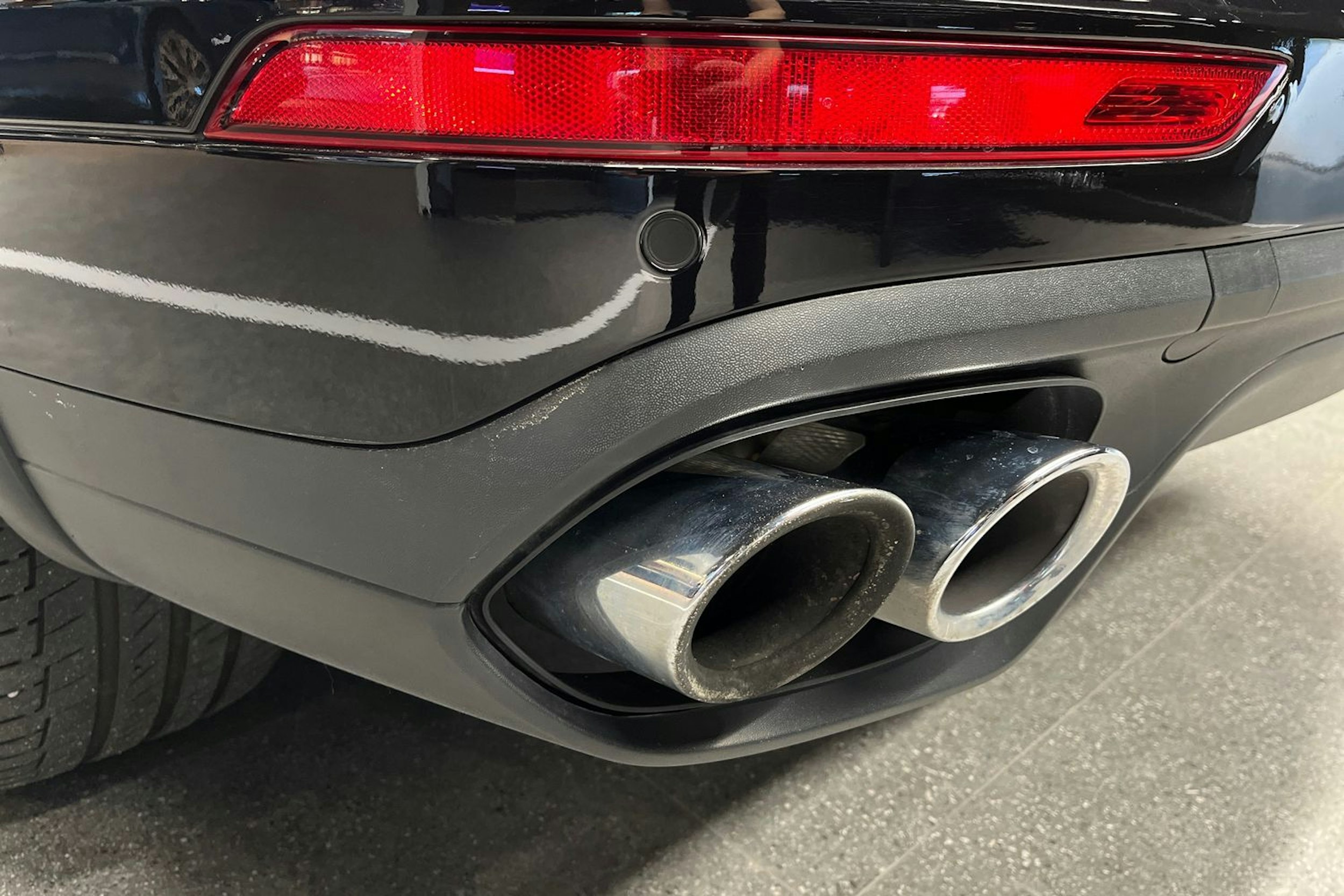 musta Porsche Cayenne 2016 kuva 29.