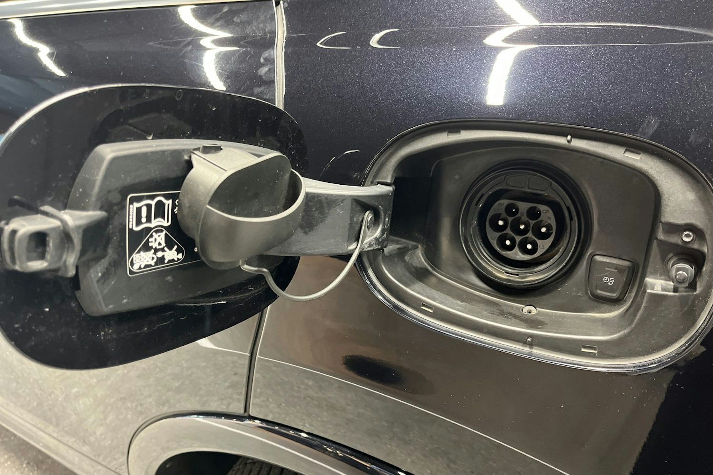 musta Porsche Cayenne 2016 kuva 30.