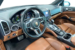 Musta Porsche Cayenne 2017 kuva 6.