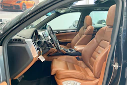 Musta Porsche Cayenne 2017 kuva 12.