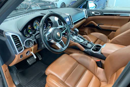 Musta Porsche Cayenne 2017 kuva 13.
