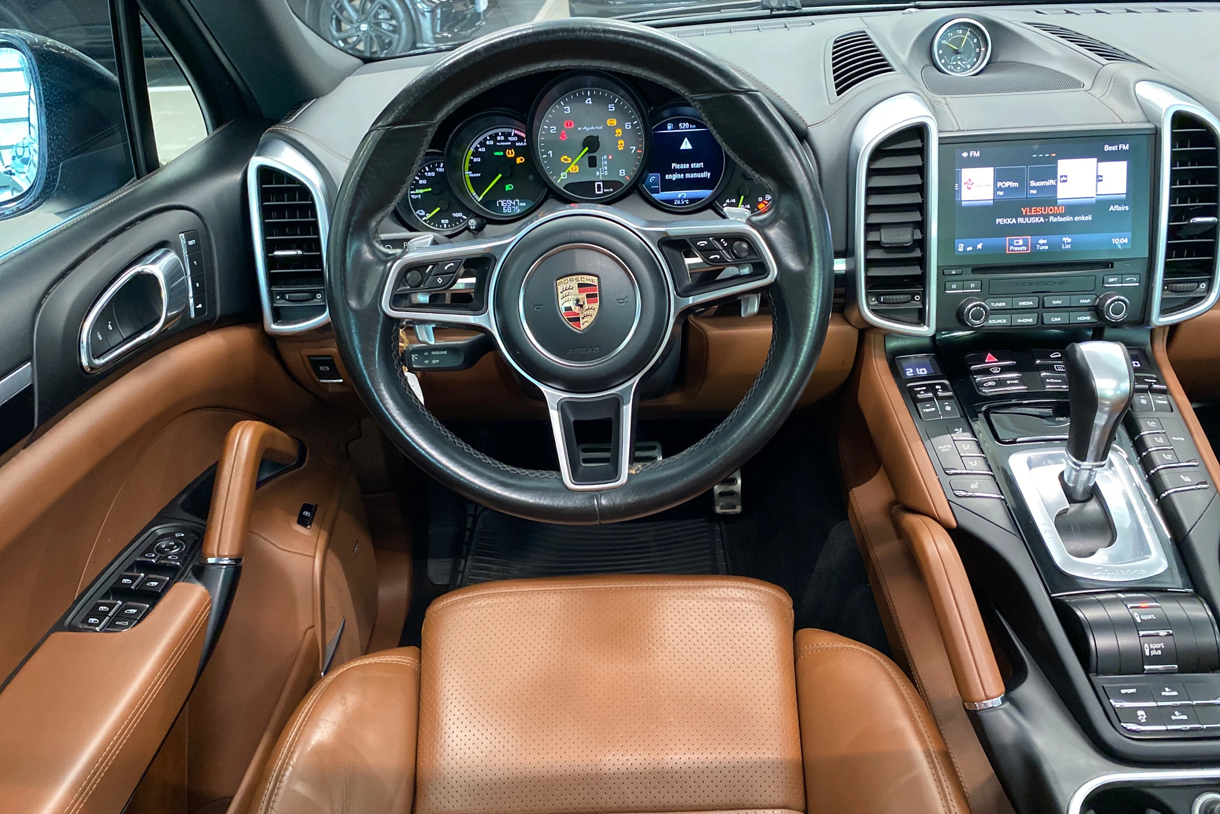 Musta Porsche Cayenne 2017 kuva 14.