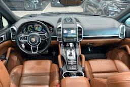 Musta Porsche Cayenne 2017 kuva 15.
