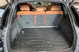 Musta Porsche Cayenne 2017 kuva 17.