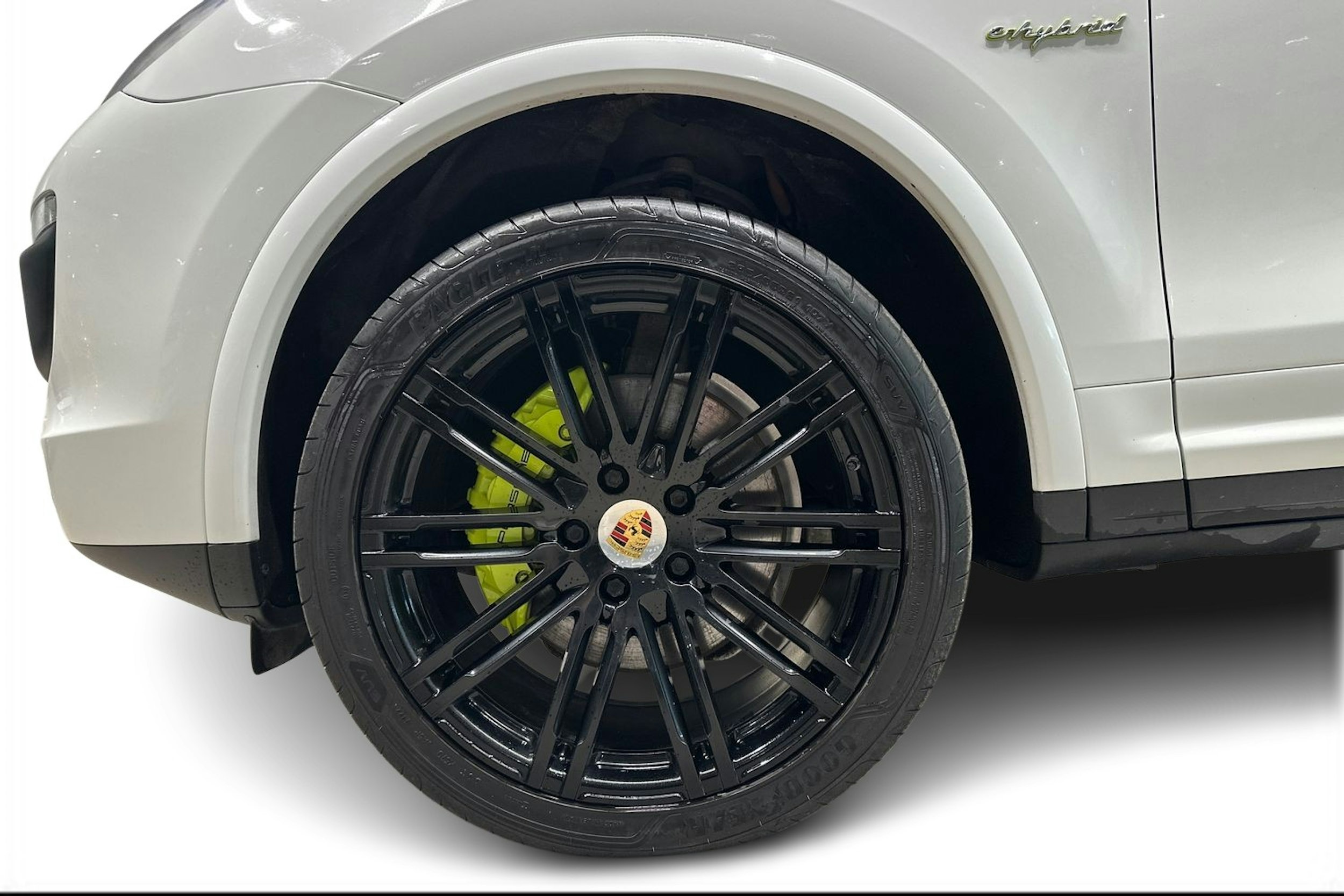 Valkoinen Porsche Cayenne 2017 kuva 9.
