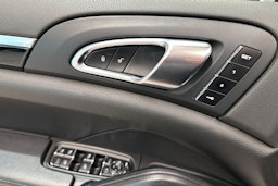 Valkoinen Porsche Cayenne 2017 kuva 12.