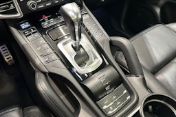 Valkoinen Porsche Cayenne 2017 kuva 15.