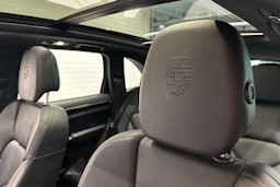 Valkoinen Porsche Cayenne 2017 kuva 18.
