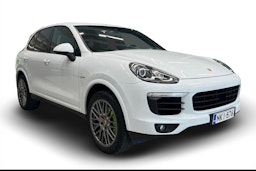 Valkoinen Porsche Cayenne 2017 kuva 1.