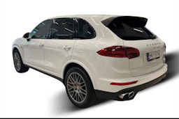 Valkoinen Porsche Cayenne 2017 kuva 2.