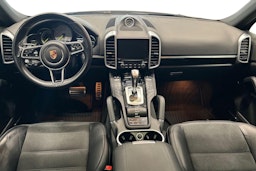 Valkoinen Porsche Cayenne 2017 kuva 7.
