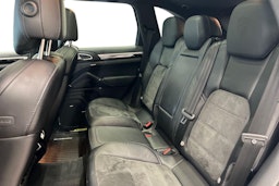 Valkoinen Porsche Cayenne 2017 kuva 8.