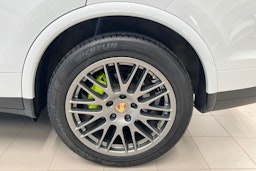 Valkoinen Porsche Cayenne 2017 kuva 10.