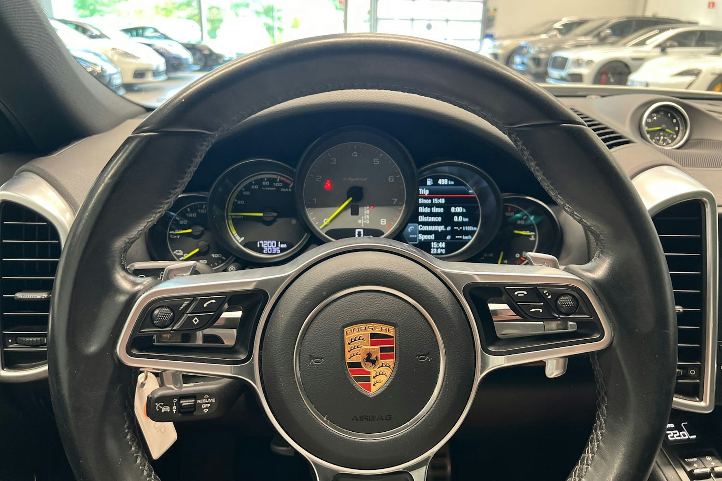 Valkoinen Porsche Cayenne 2017 kuva 15.