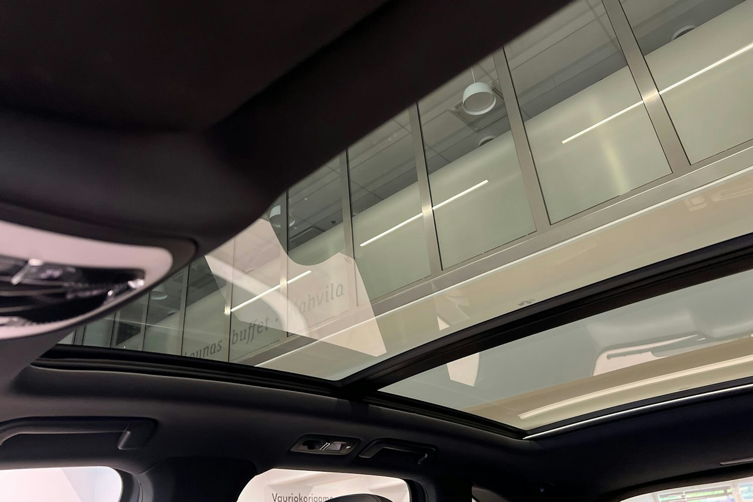 Valkoinen Porsche Cayenne 2017 kuva 16.