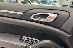 Valkoinen Porsche Cayenne 2017 kuva 17.